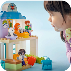 LEGO FIRST TIME: VISIT TO THE DOCTOR