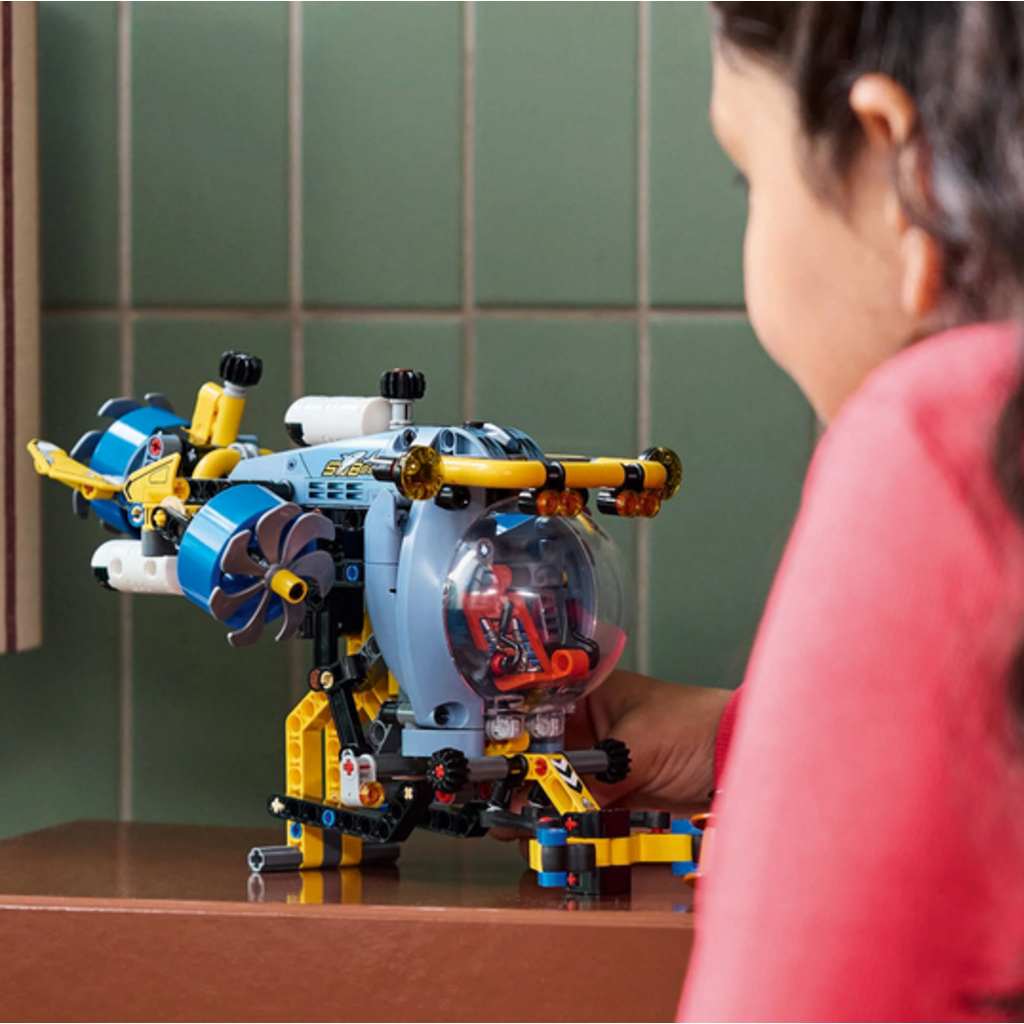 LEGO DEEP-SEA RESEARCH SUBMARINE