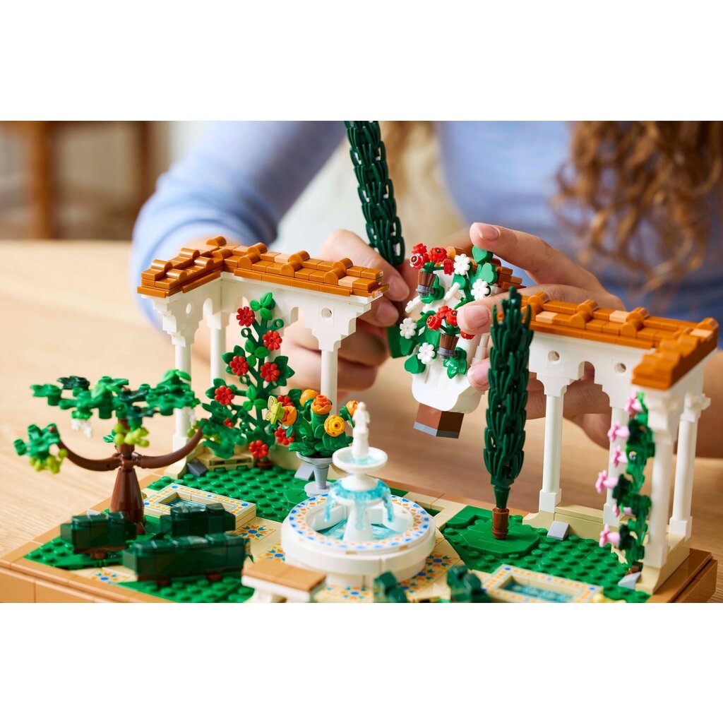 LEGO FOUNTAIN GARDEN