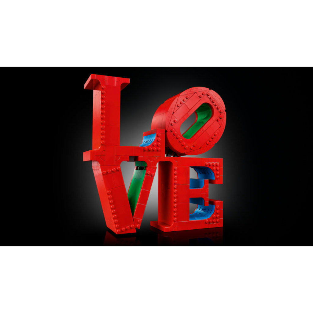 LEGO LOVE SCULPTURE