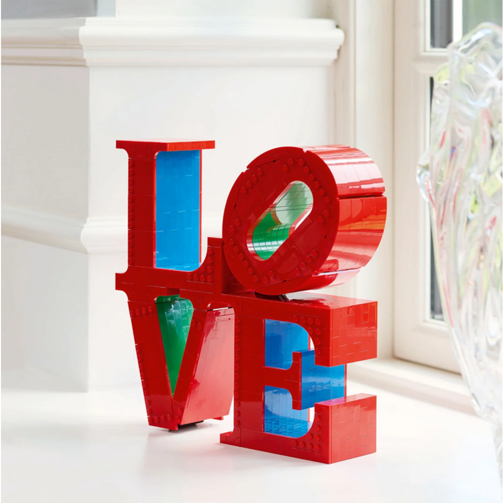LEGO LOVE SCULPTURE
