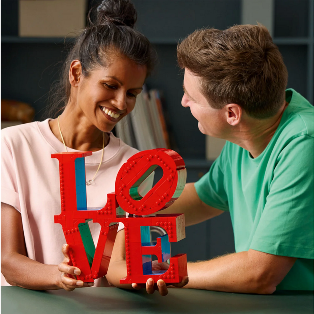LEGO LOVE SCULPTURE