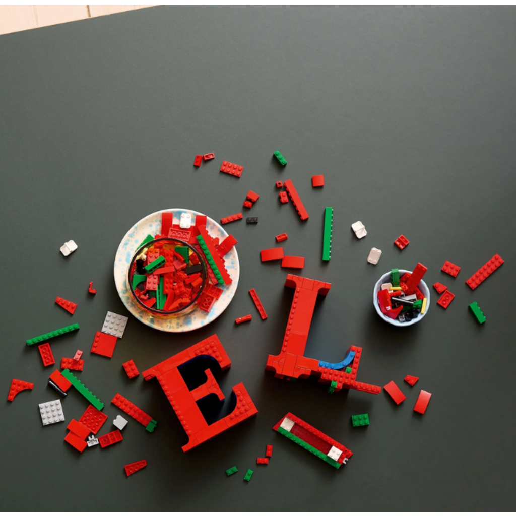 LEGO LOVE SCULPTURE