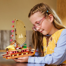 LEGO MOANA'S ADVENTURE CANOE
