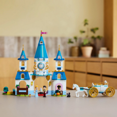 LEGO CINDERELLA'S CASTLE & HORSE CARRIAGE