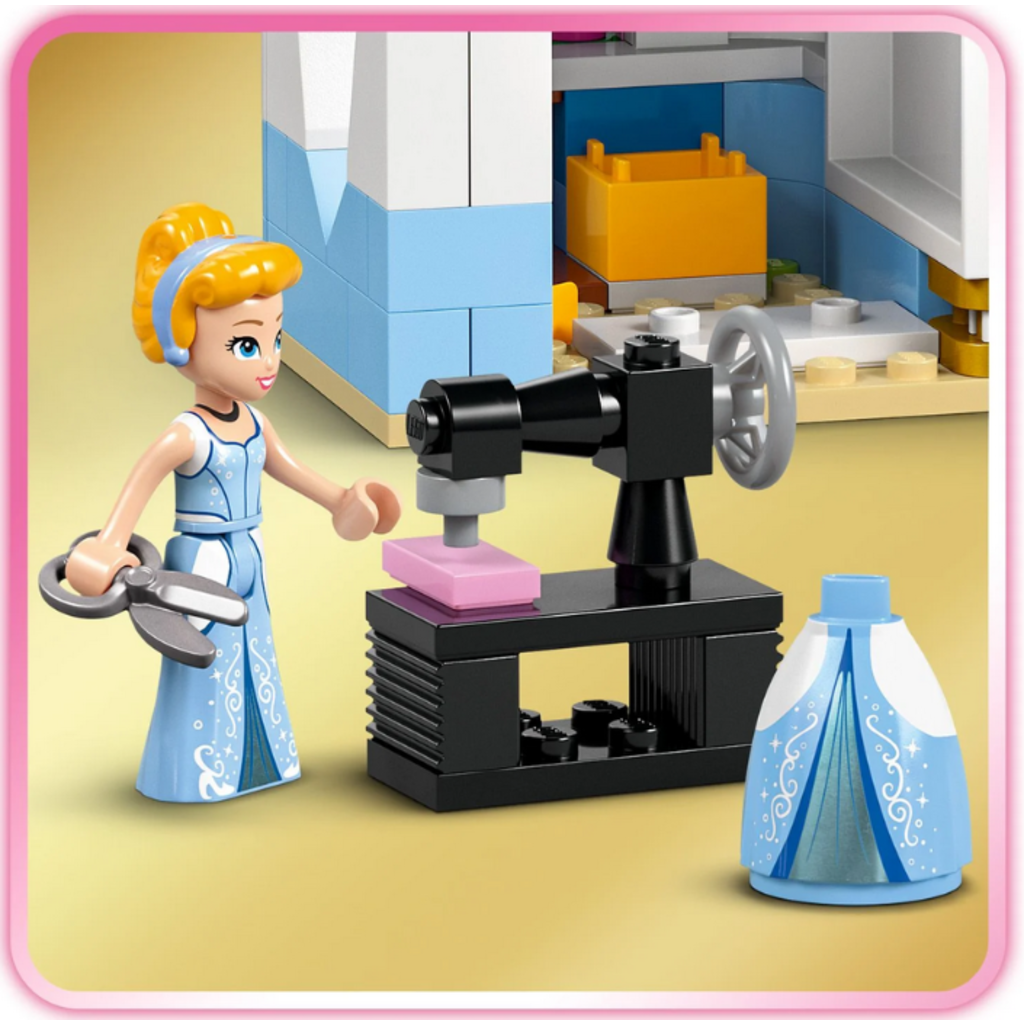 LEGO CINDERELLA'S CASTLE & HORSE CARRIAGE