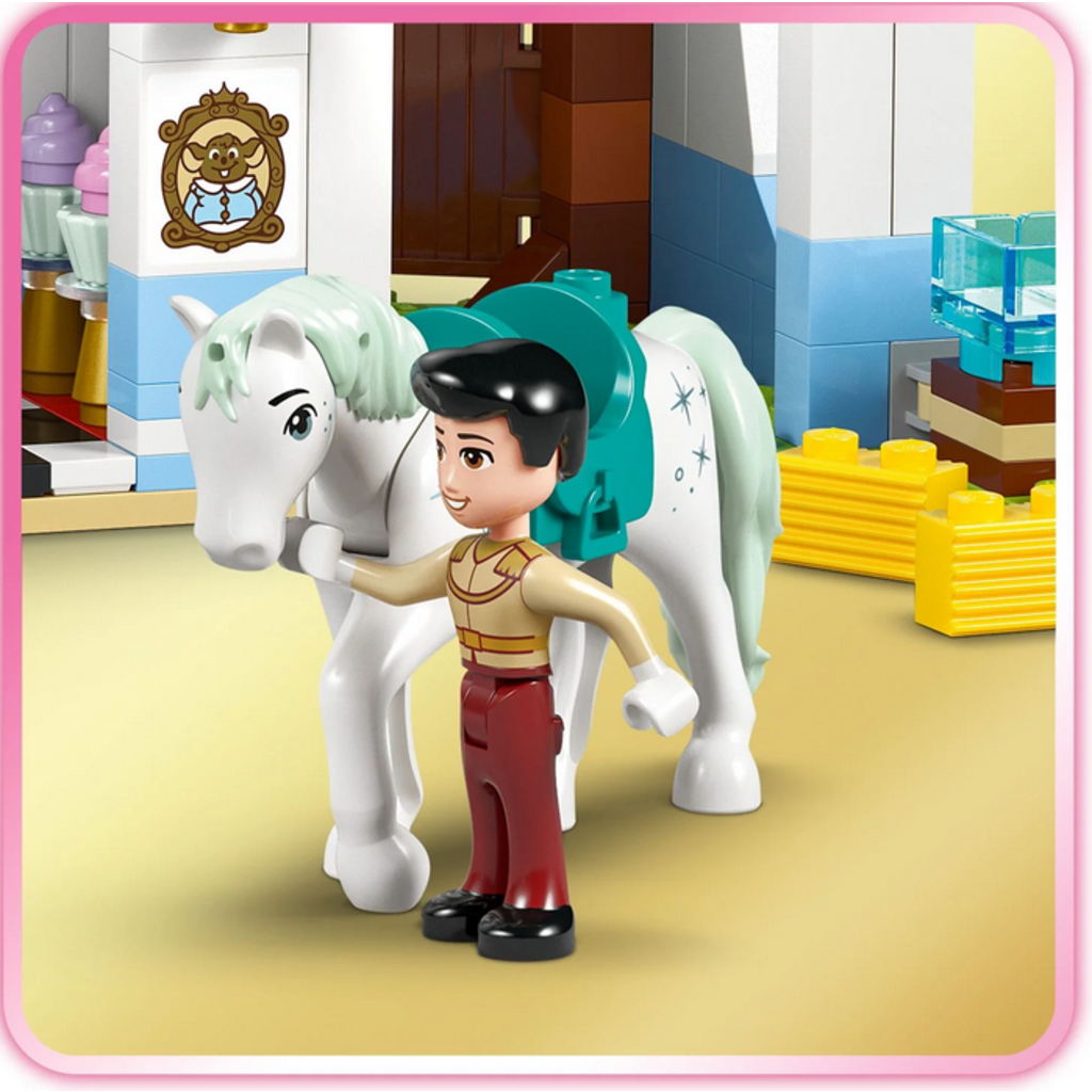 LEGO CINDERELLA'S CASTLE & HORSE CARRIAGE