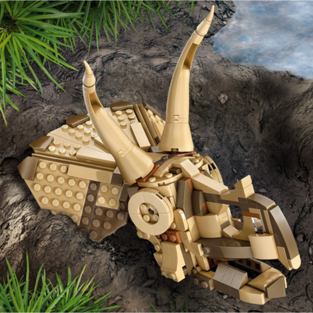 LEGO DINOSAUR FOSSILS: TRICERATOPS SKULL