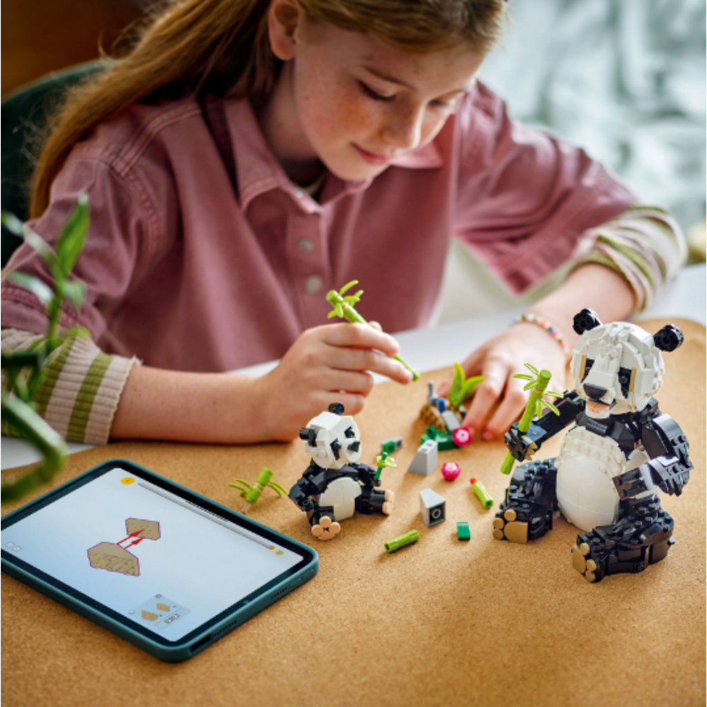 LEGO WILD ANIMALS: PANDA FAMILY