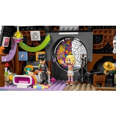 LEGO WEDNESDAY & ENID'S DORM ROOM
