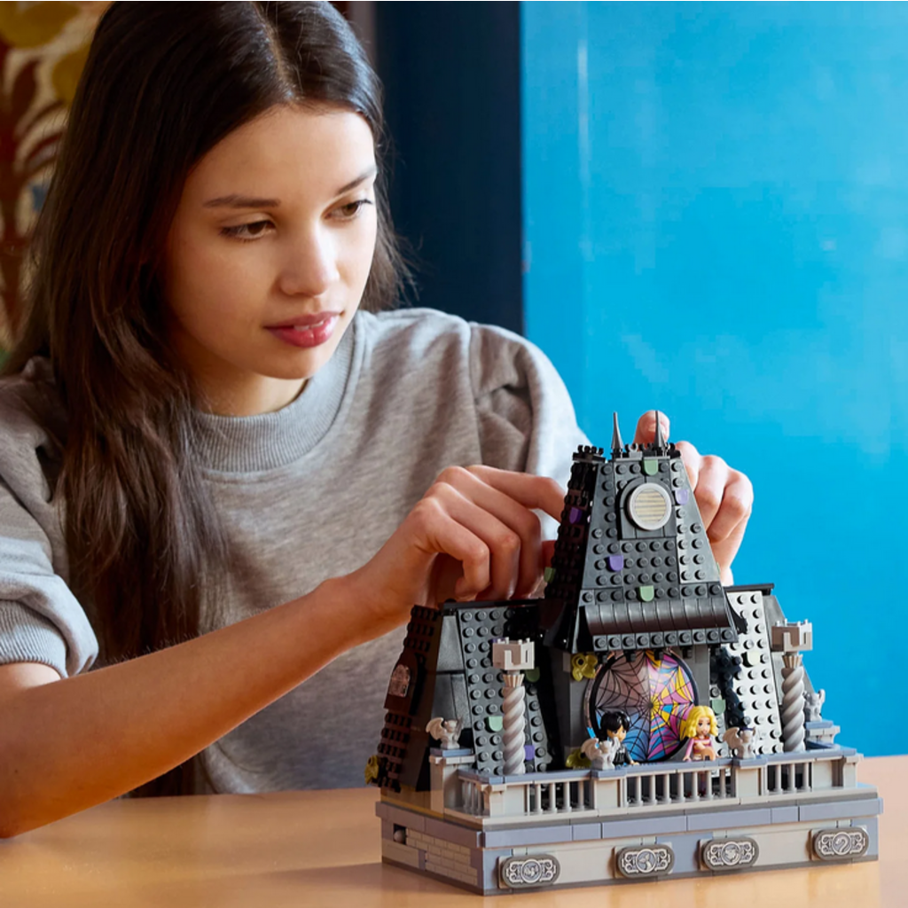 LEGO WEDNESDAY & ENID'S DORM ROOM