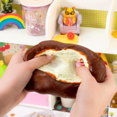 KAWAII SLIME COMPANY ROOT BEER FLOAT 2-IN-1 SLIME