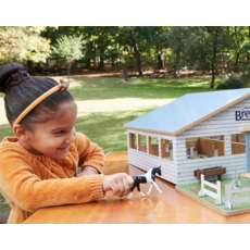 BREYER BREYER FARMS DELUXE ARENA STABLE