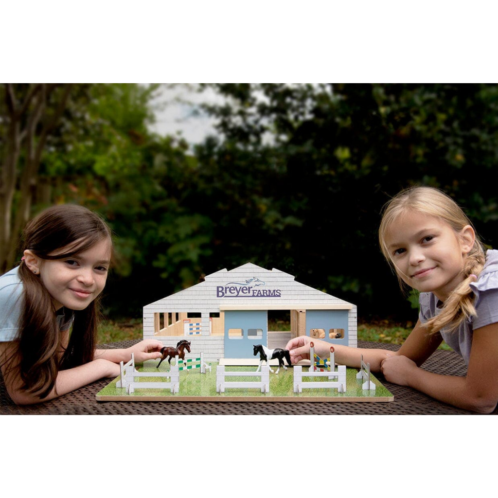 BREYER BREYER FARMS DELUXE ARENA STABLE