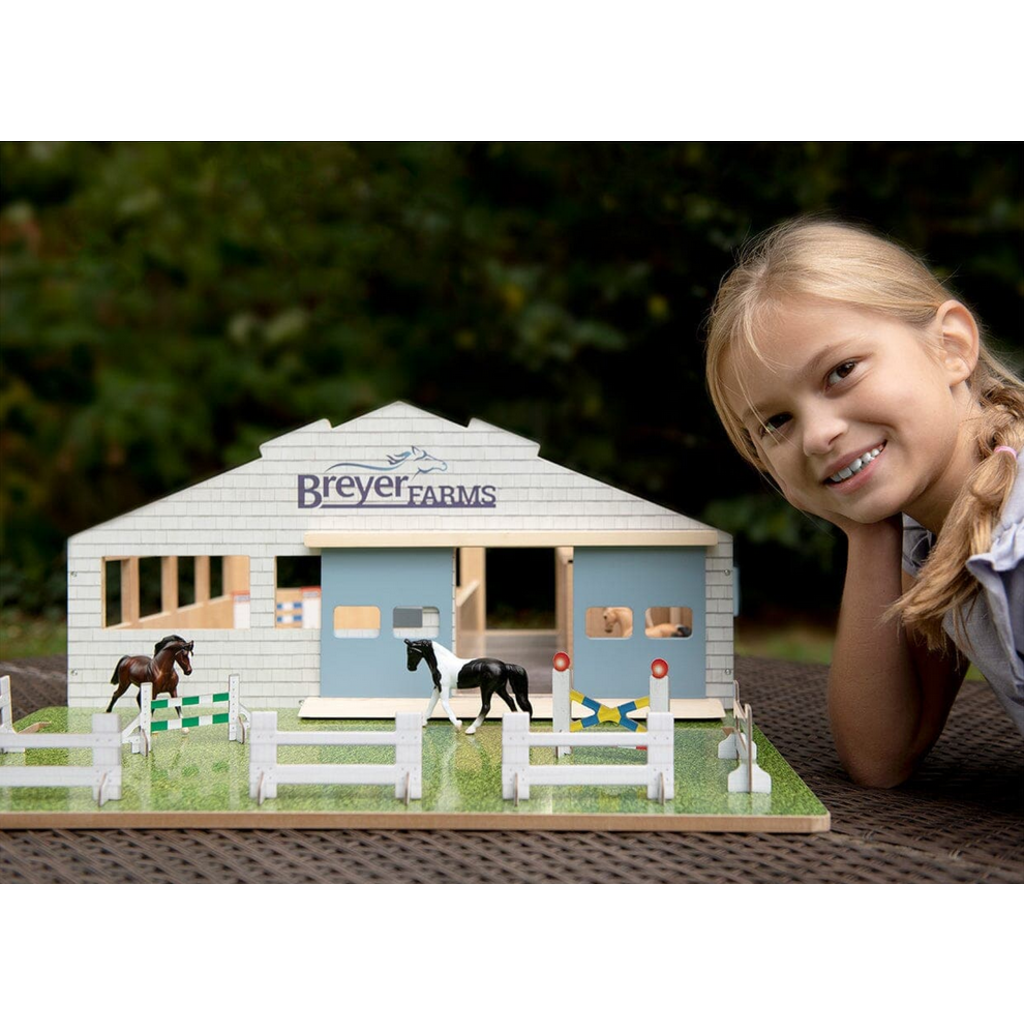 BREYER BREYER FARMS DELUXE ARENA STABLE