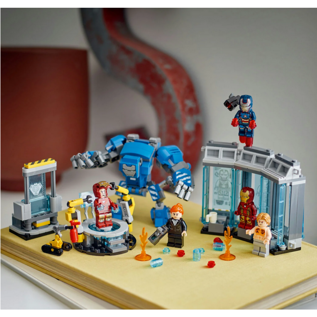 LEGO IRON MAN'S LABORATORY: HALL OF ARMOR