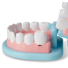 MELISSA AND DOUG SUPER SMILE DENTIST PLAY SET