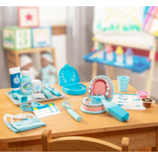 MELISSA AND DOUG SUPER SMILE DENTIST PLAY SET