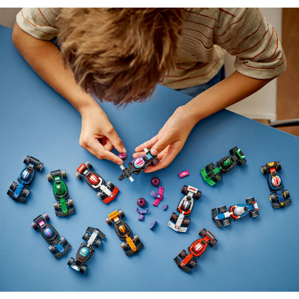 LEGO F1 COLLECTIBLE RACE CARS & MINI FIGURE