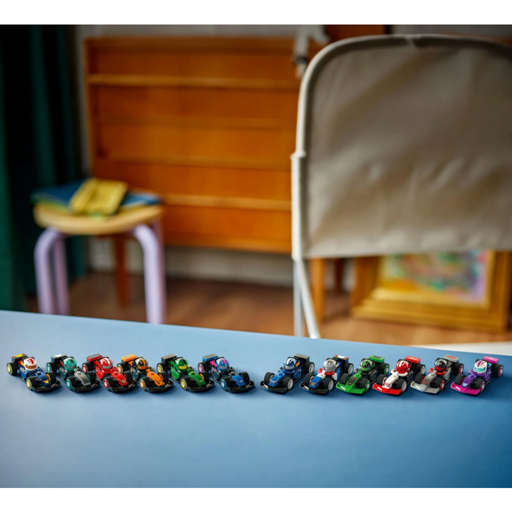LEGO F1 COLLECTIBLE RACE CARS & MINI FIGURE