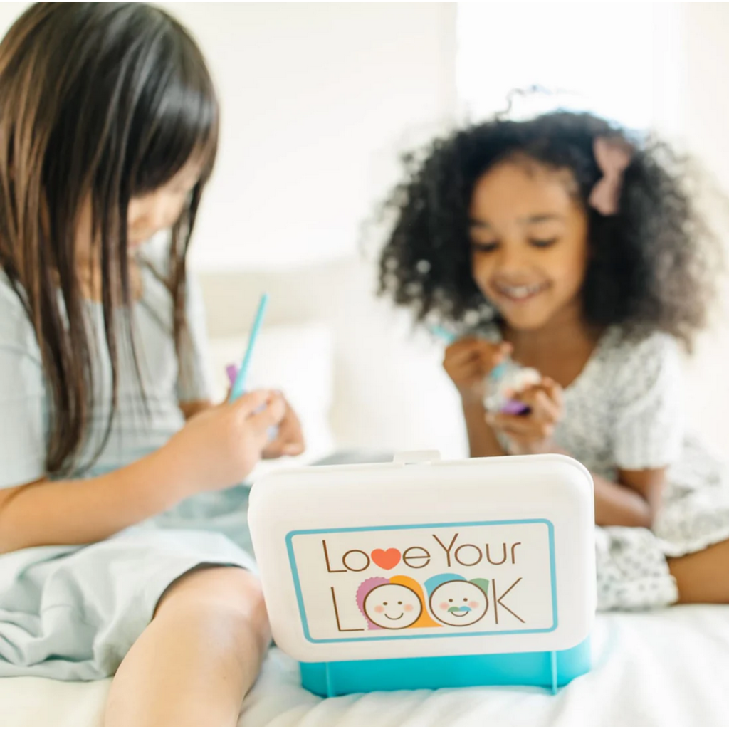 MELISSA AND DOUG LOVE YOUR LOOK MAKEUP KIT PLAY SET