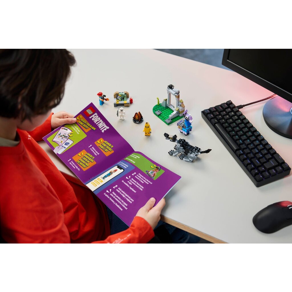 LEGO PEELY & SPARKPLUG'S CAMP
