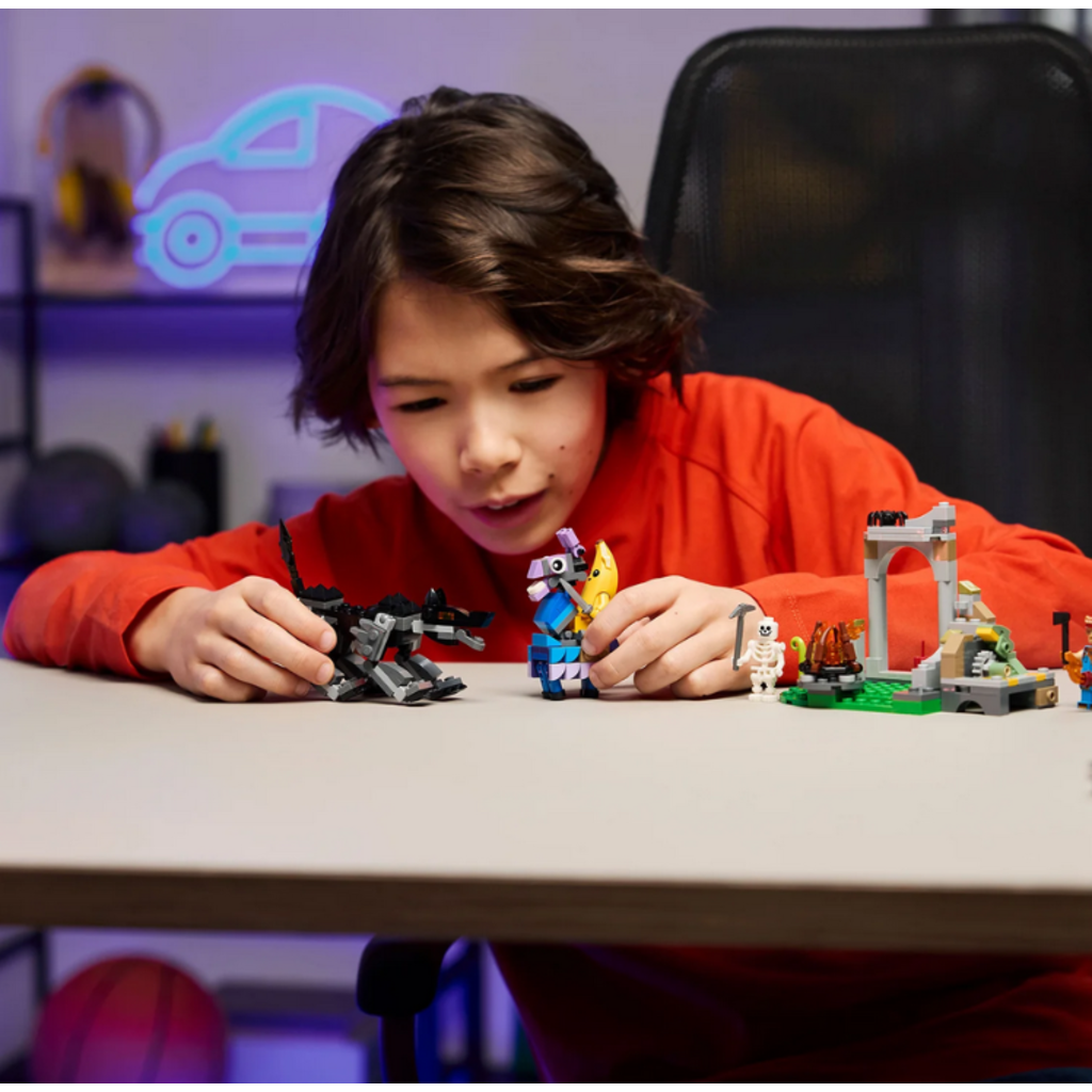 LEGO PEELY & SPARKPLUG'S CAMP