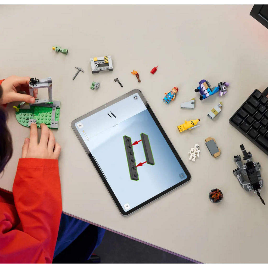 LEGO PEELY & SPARKPLUG'S CAMP