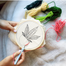 KIKKERLAND PUNCH NEEDLE KIT