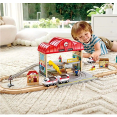 HAPE PORTABLE TRAIN STATION SET