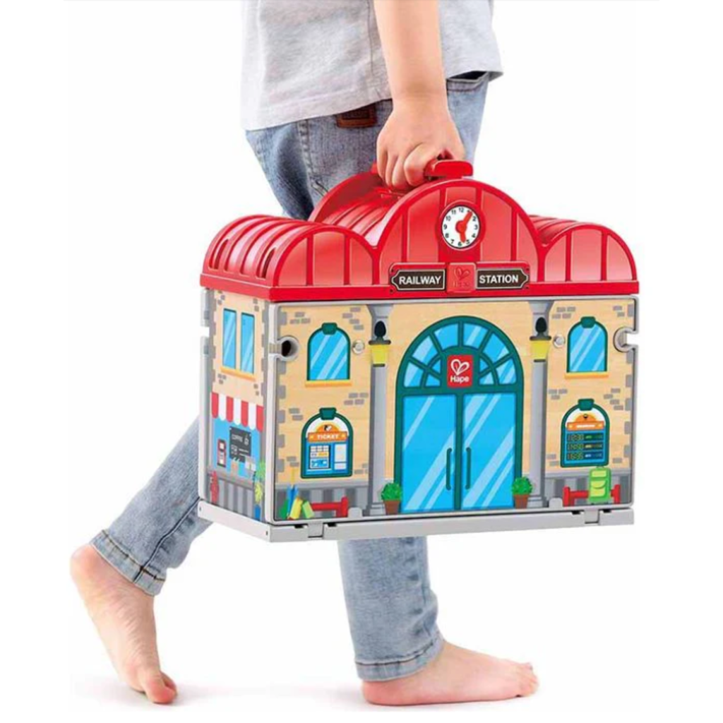 HAPE PORTABLE TRAIN STATION SET