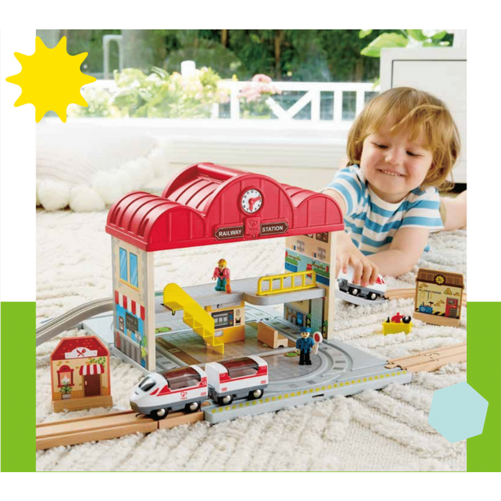 HAPE PORTABLE TRAIN STATION SET
