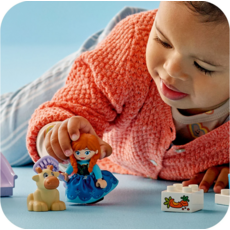 LEGO ANNA AND ELSA'S FROZEN CASTLE PARTY