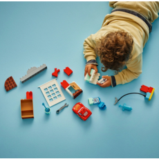 LEGO MCQUEEN'S VISIT TO DOC'S GARAGE