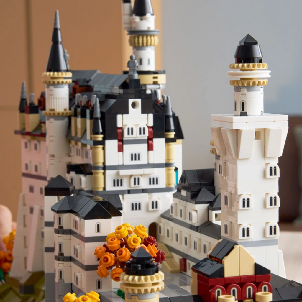 LEGO NEUSCHWANSTEIN CASTLE
