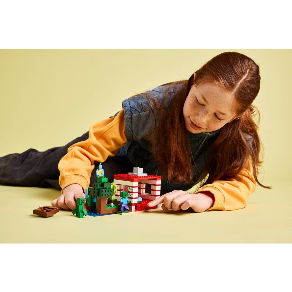 LEGO THE TNT JUNGLE HOUSE