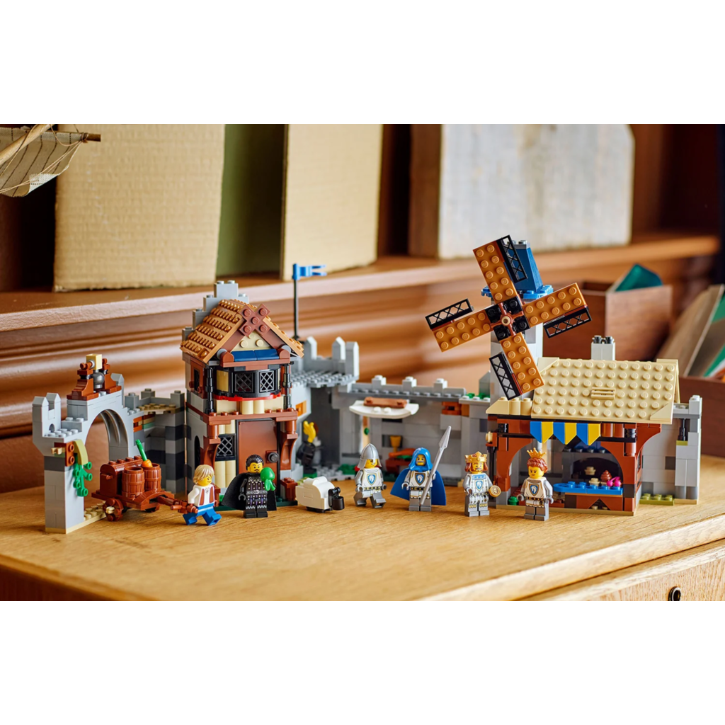 LEGO MEDIEVAL HORSE KNIGHT CASTLE