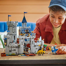 LEGO MEDIEVAL HORSE KNIGHT CASTLE