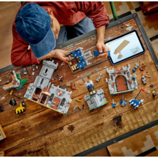 LEGO MEDIEVAL HORSE KNIGHT CASTLE