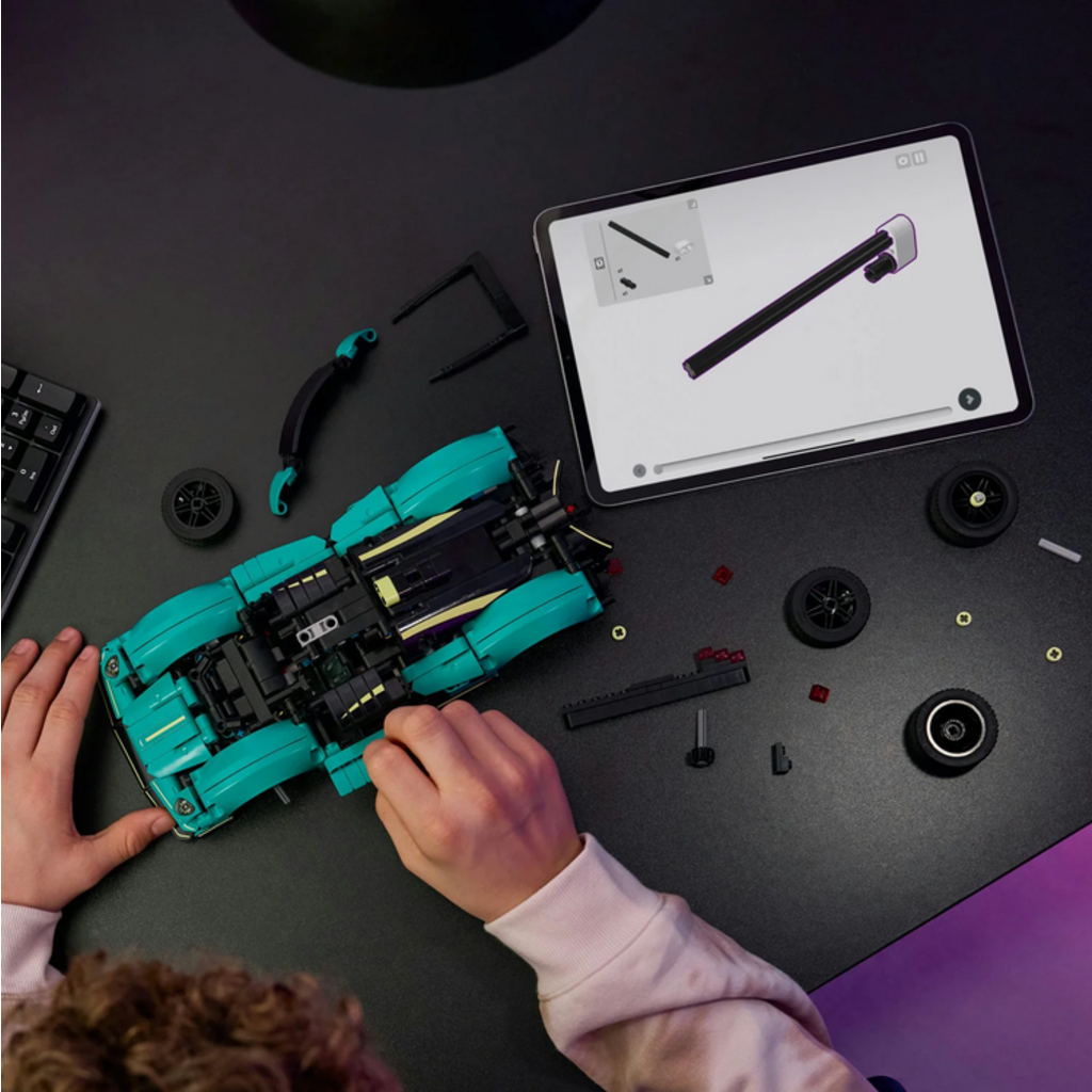 LEGO ASTON MARTIN VALKYRIE