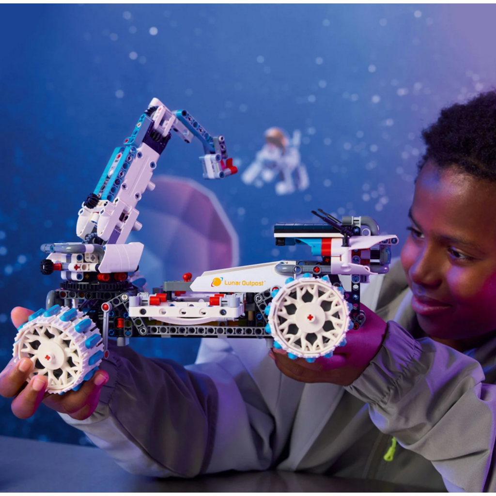 LEGO LUNAR OUTPOST MOON ROVER SPACE VEHICLE