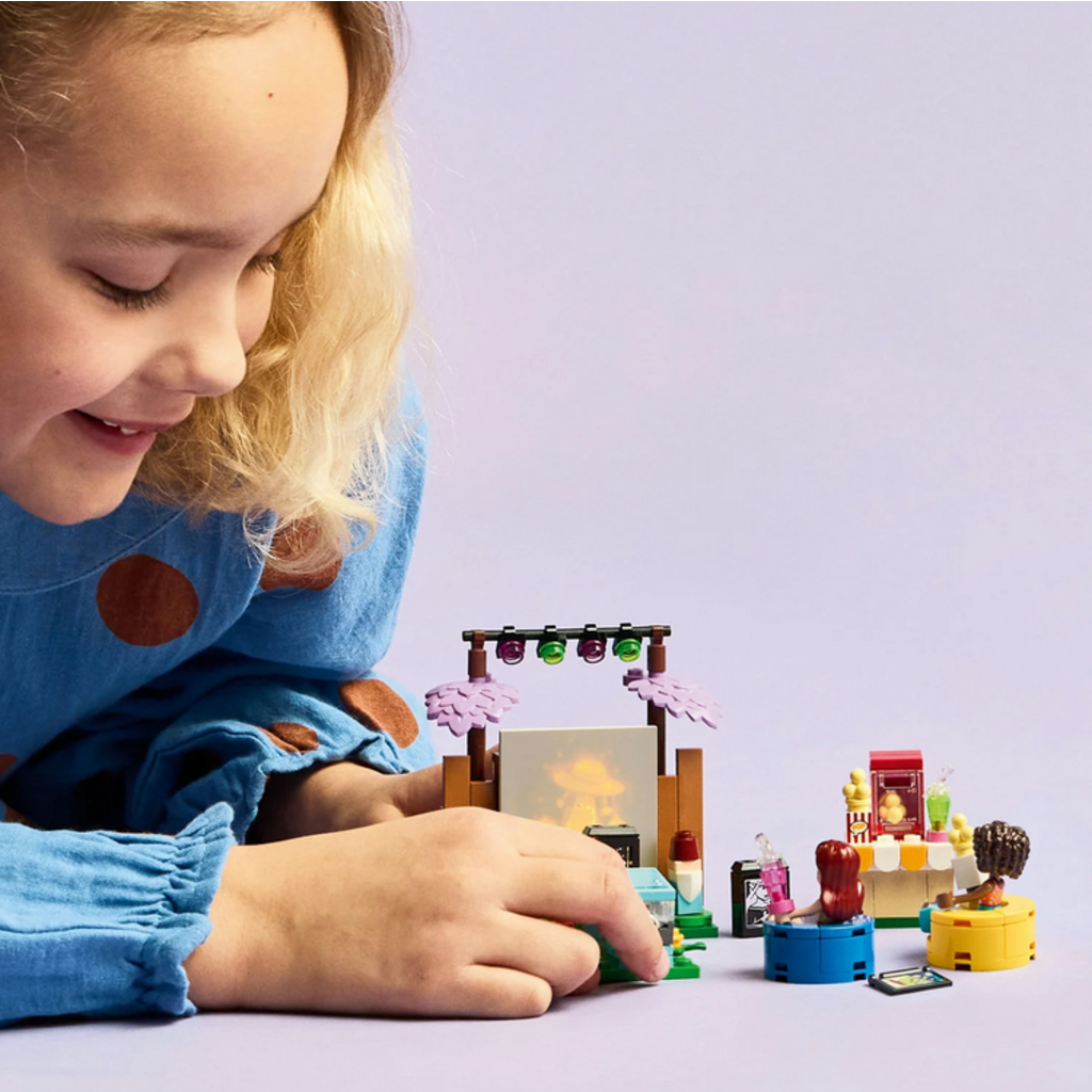 LEGO FRIENDSHIP MOVIE NIGHT