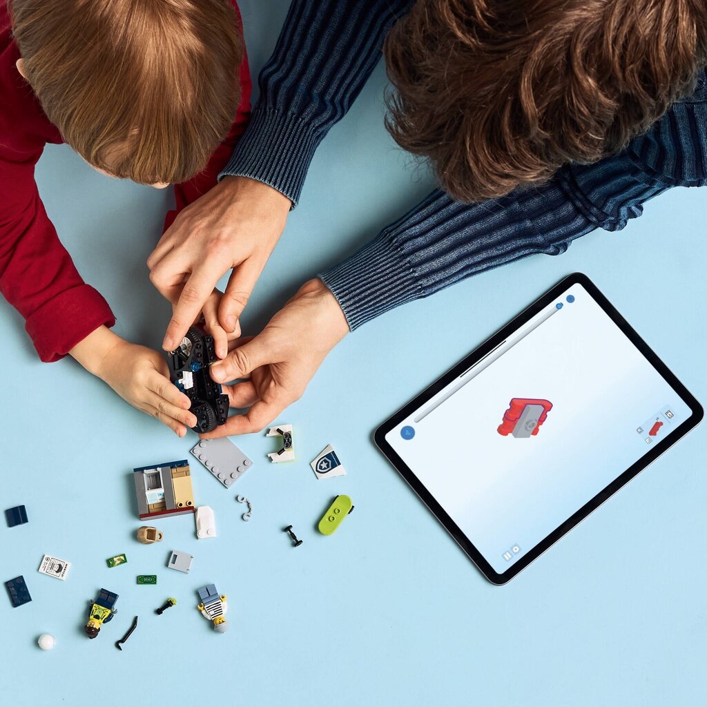 LEGO POLICE MOTORCYCLE CHASE