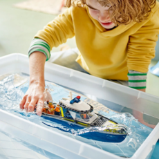 LEGO POLICE BOAT CHASE