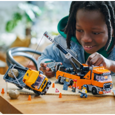 LEGO HEAVY-DUTY RECOVERY TOW TRUCK WITH CRANE
