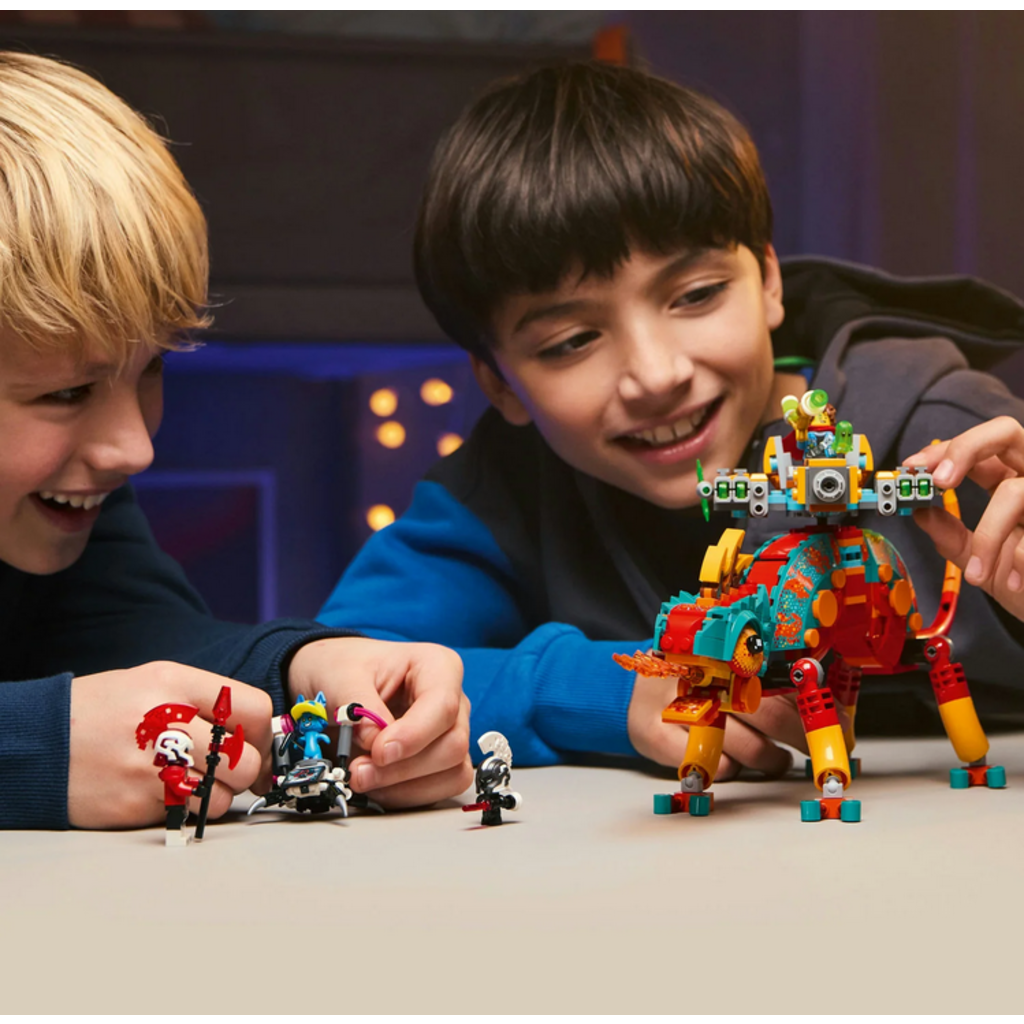 LEGO MATEO'S FIRE CHAMELEON
