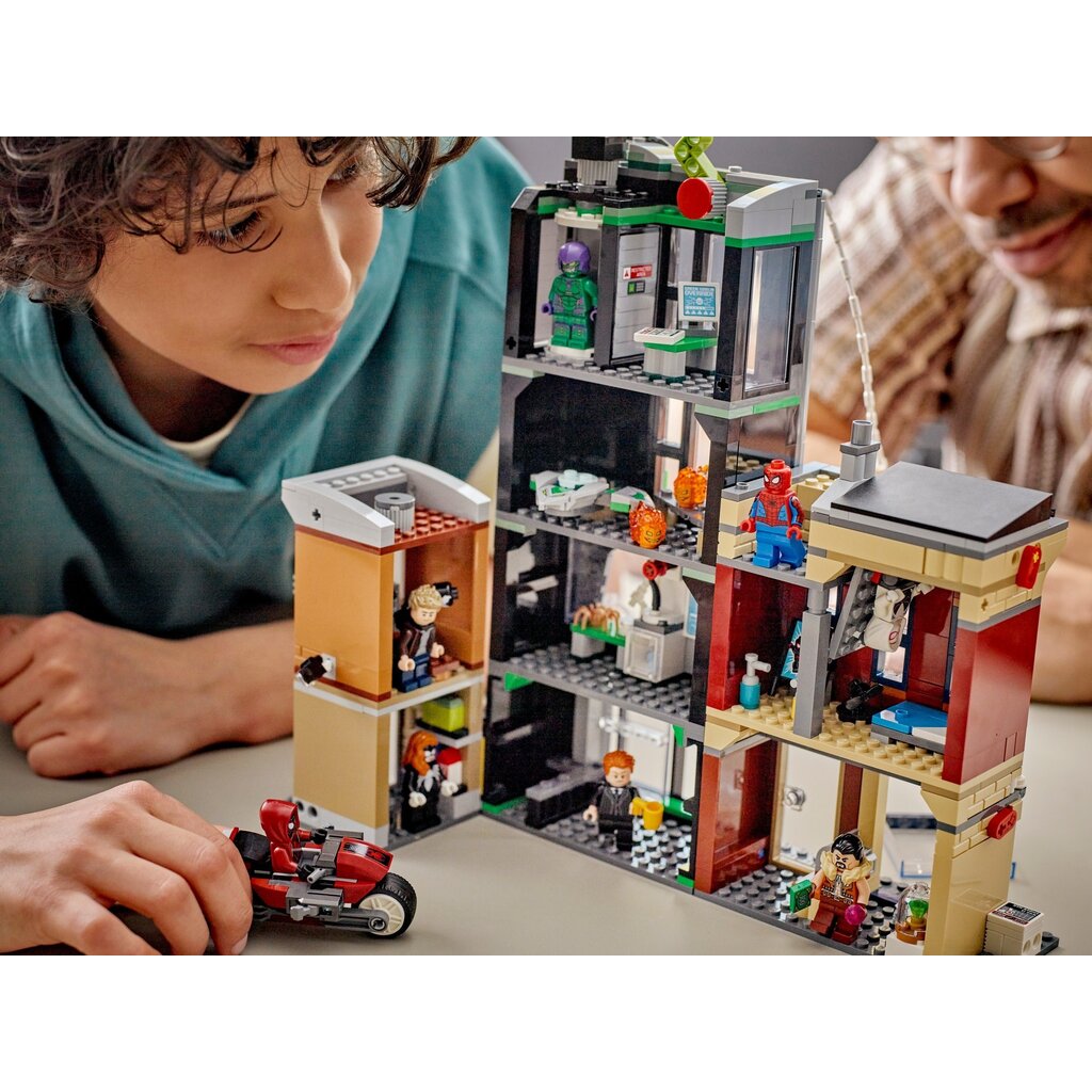 LEGO SPIDER-MAN VS. OSCORP