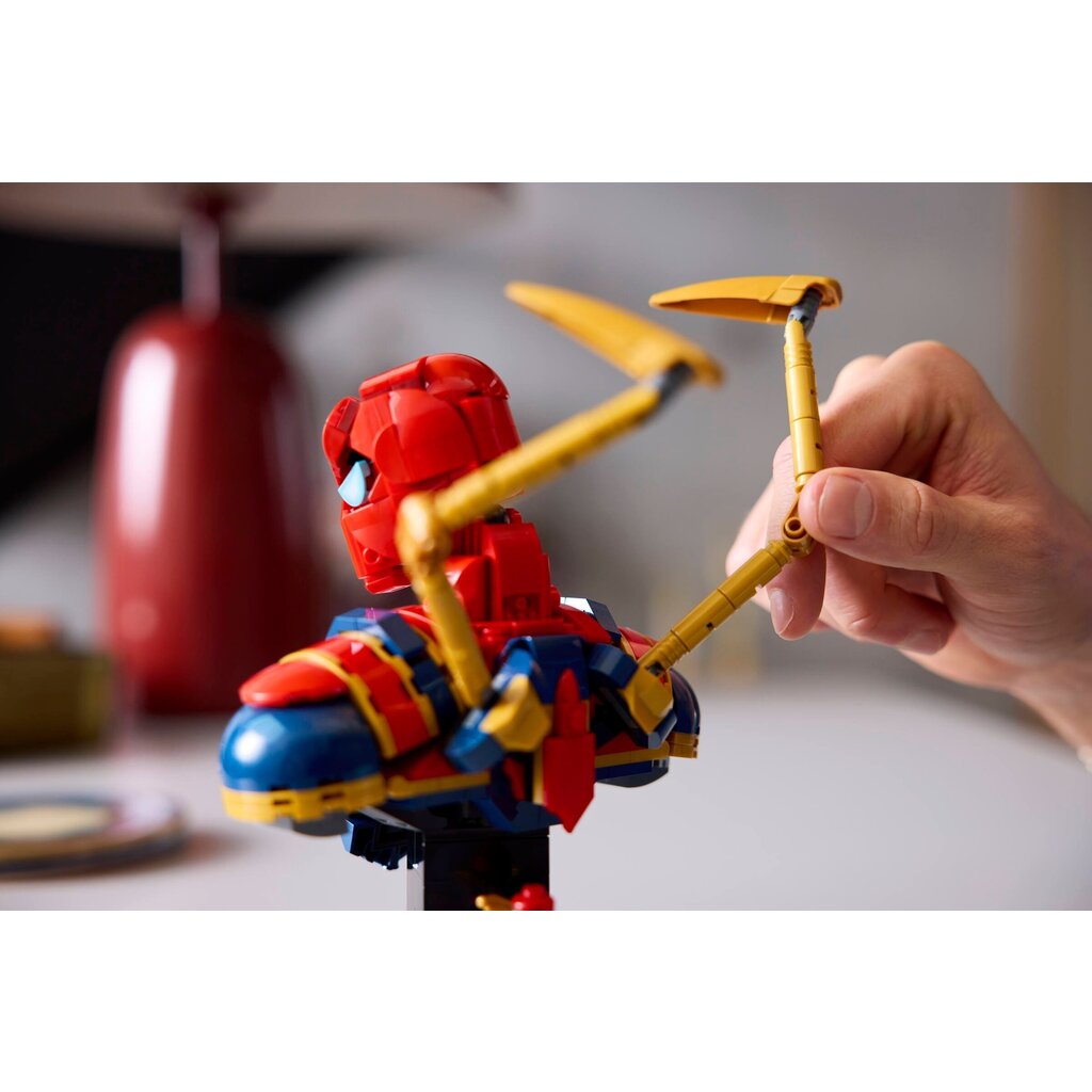 LEGO IRON SPIDER-MAN BUST