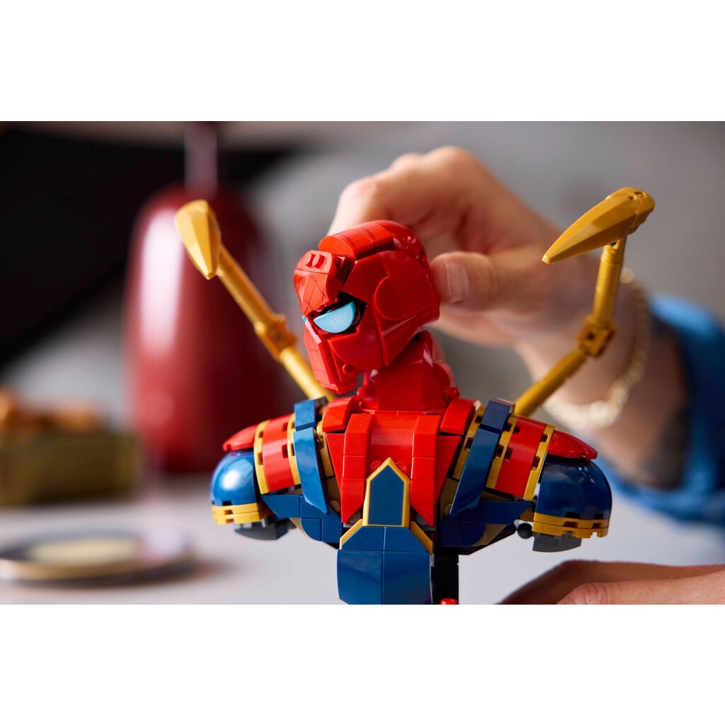 LEGO IRON SPIDER-MAN BUST