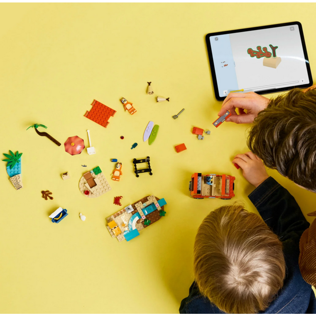 LEGO BLUEY'S BEACH & FAMILY CAR TRIP